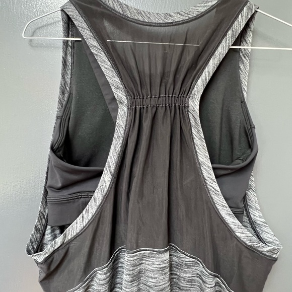 Lululemon Work The Circuit Tank Top Built In Bra Gray Black Size 10 - Picture 7 of 7